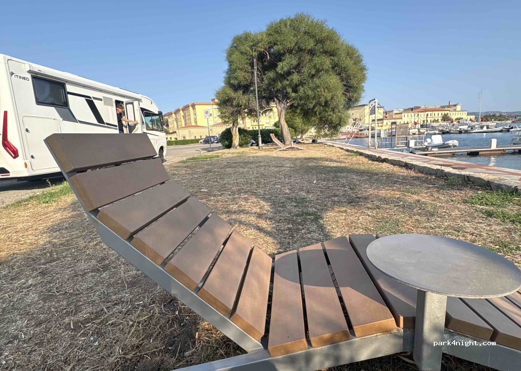 (07024) La Maddalena - 35 Via Ammiraglio Mirabello — foto 5