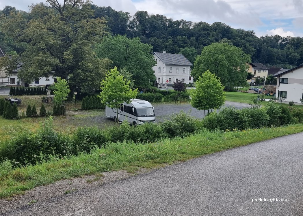 (3375) Krummnußbaum - 88 Hauptstraße — foto