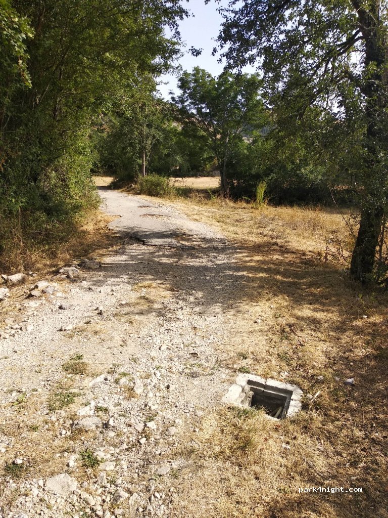 (81010) Letino - Unnamed Road — foto