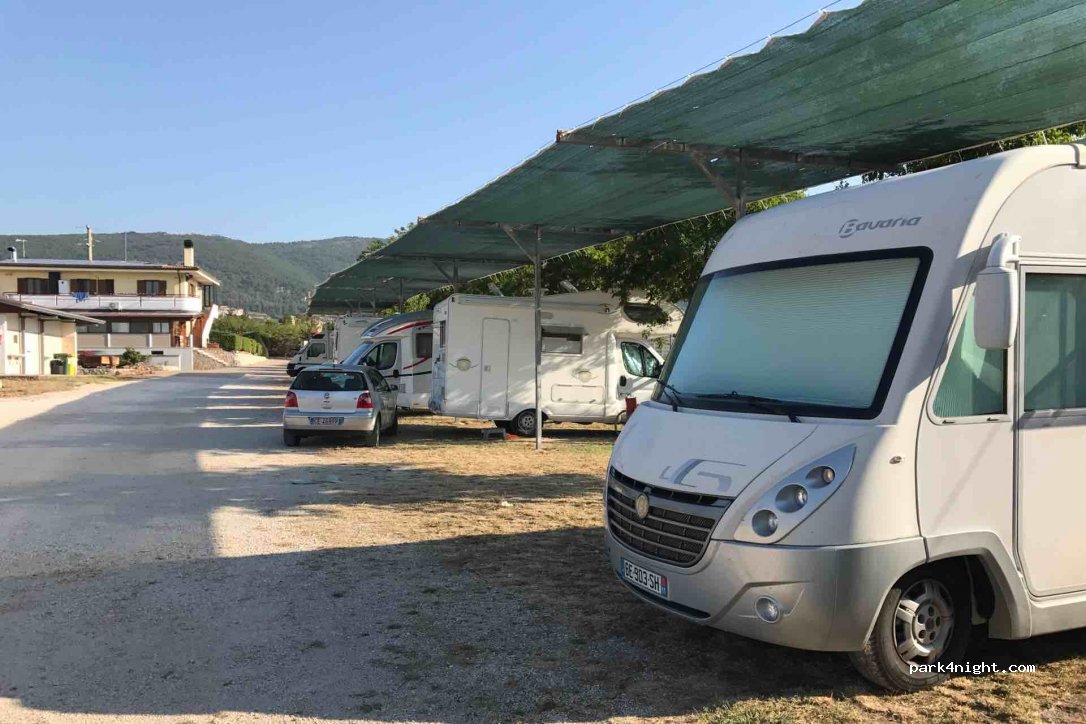 Area sosta coppa cicuta San Giovanni Rotondo — foto