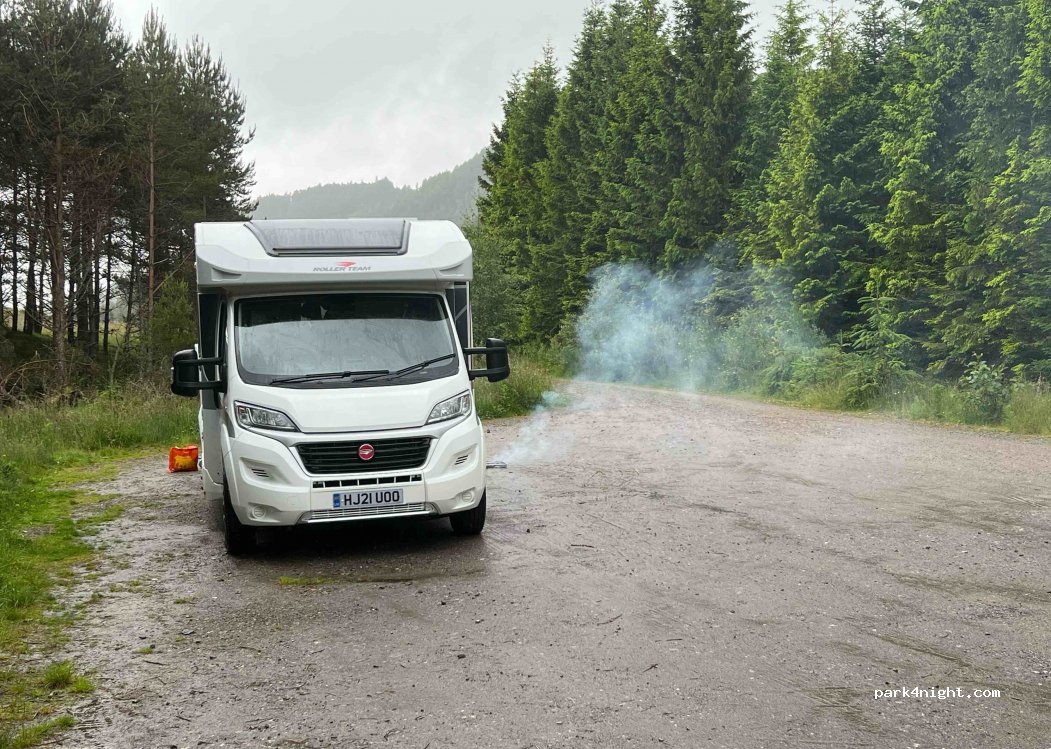 (PH20 1BU) Newtonmore - Unnamed Road — foto