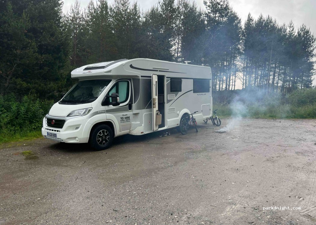 (PH20 1BU) Newtonmore - Unnamed Road — foto 2