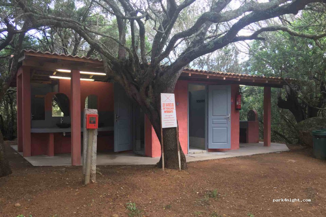 Chambre d'hôtes et Camping Domaine Pero Longo — foto