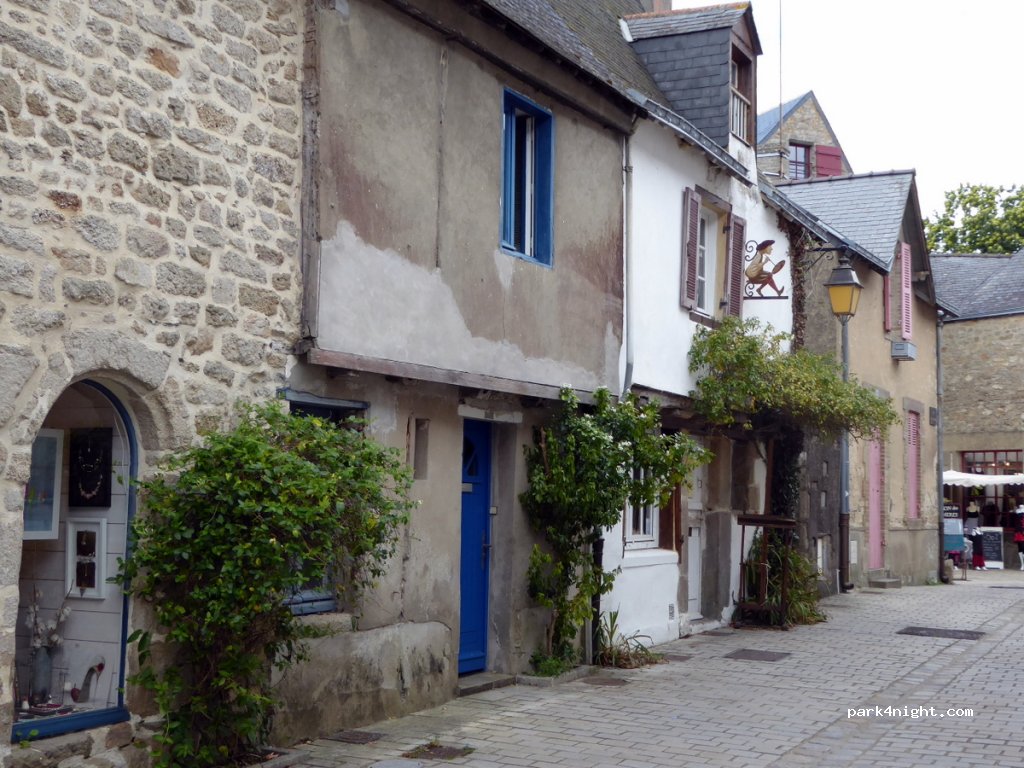 (44350) Guérande - Parking d'Athanor — foto 4