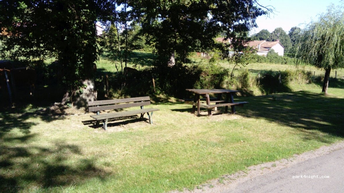 (16420) Lesterps - 10 Route de Brigeuil — foto 2
