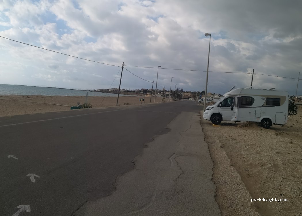 (97019) Scoglitti - 49 Via della Fratellanza — foto
