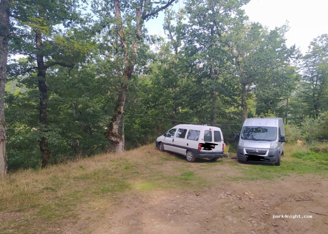 (12420) Argences-en-Aubrac - Unnamed Road — foto
