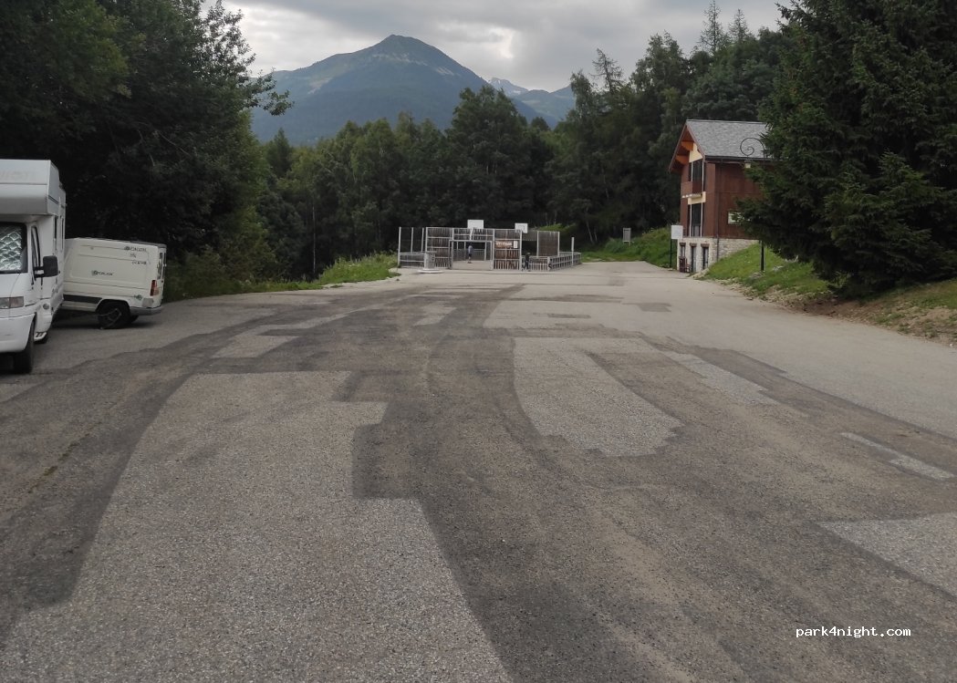 Aire de Camping car Montalbert — foto 2