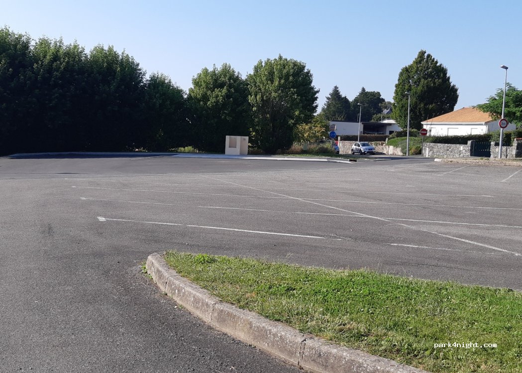Aire de camping-cars Moncoutant-sur-Sèvre — foto 3