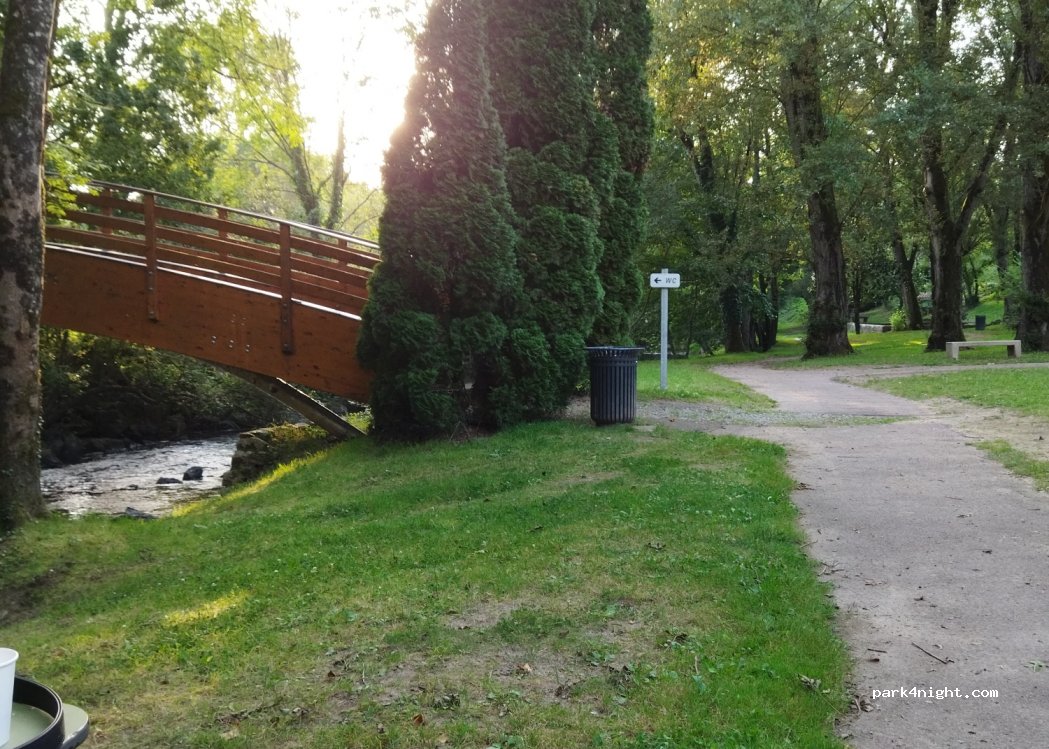 (87720) Saillat-sur-Vienne - 1 Route du Stade — foto