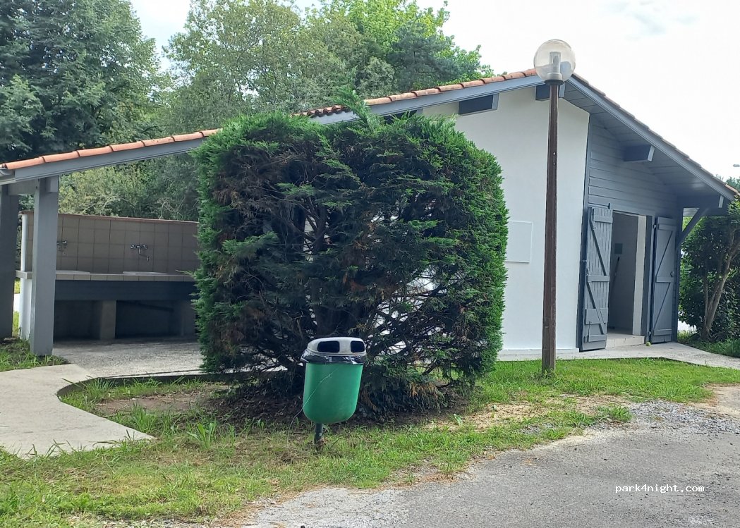 (40350) Pouillon - 705 Boulevard des Sports — foto 2