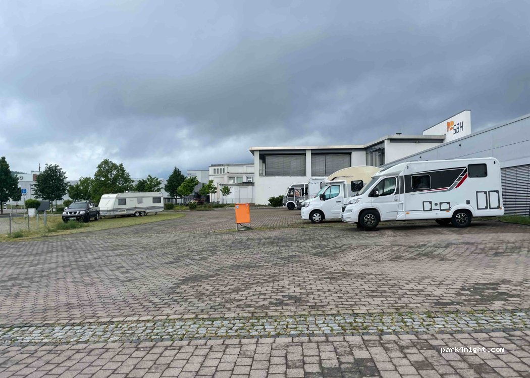 (99817) Eisenach - 1 Heinrich-Erhardt-Platz — foto 4