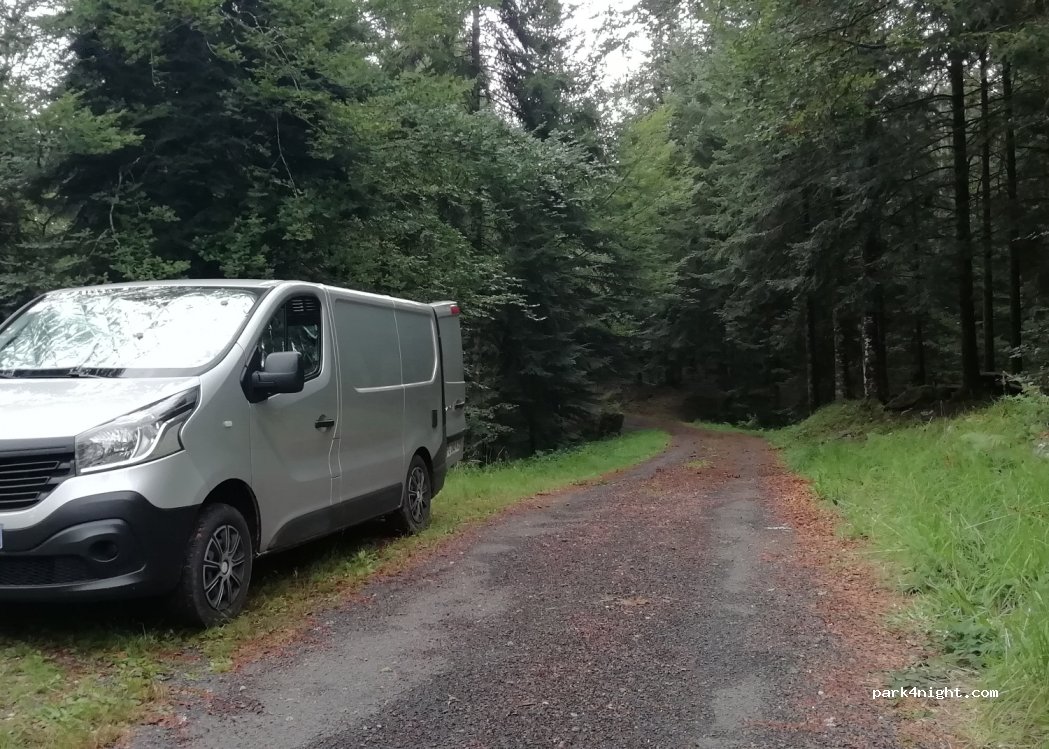 (15190) Montboudif - Unnamed Road — foto