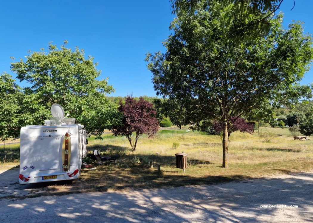(84390) Saint-Trinit - D157B — foto 2