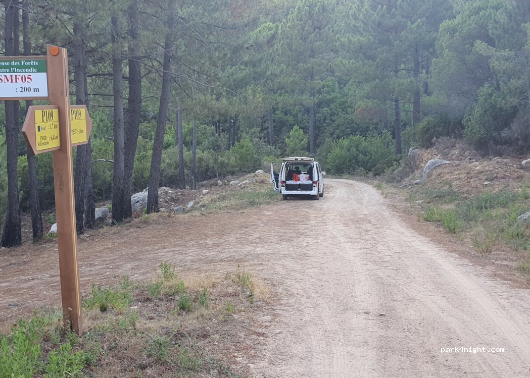 (20143) Santa-Maria-Figaniella - Unnamed Road — foto 2