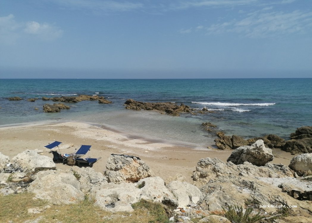 (71015) an Nicandro Garganico - Sentiero per Torre Calarossa — foto 2