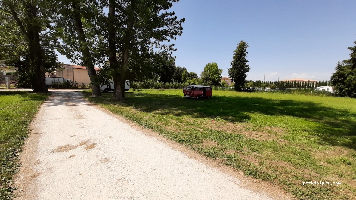 (55042) Forte dei Marmi - 100 Via Francesco Carrara — foto 2
