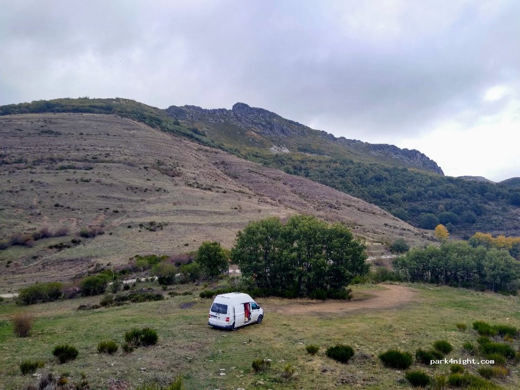 (24670) La Pola de Gordón - 32 Carretera la Vid — foto 2