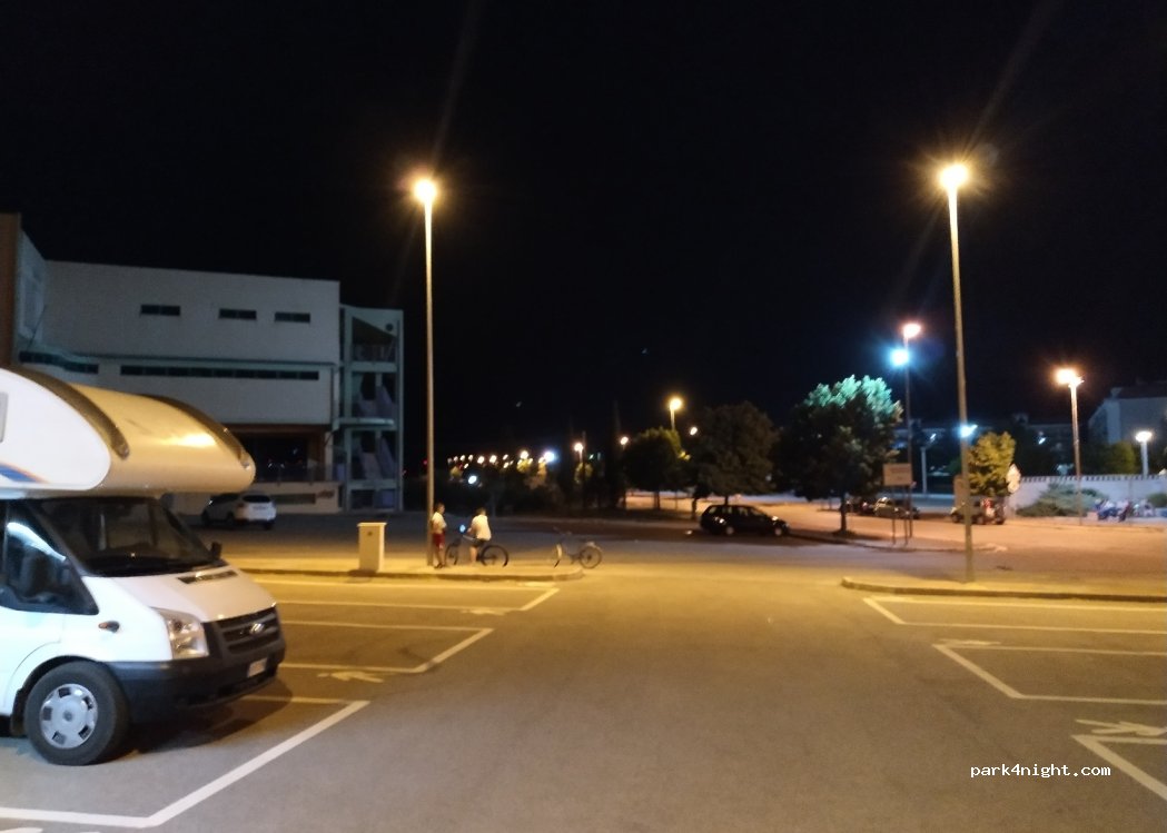 (85024) Lavello - 1 Via Aldo Moro — foto