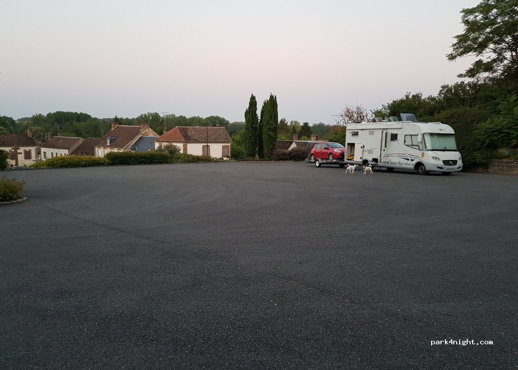 (45220) Saint-Germain-des-Prés - 8 Avenue Principale — foto