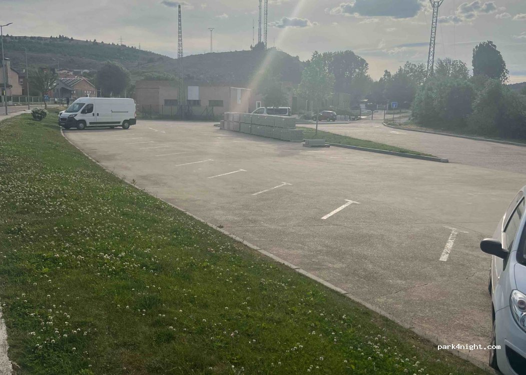 (34800) Aguilar de Campoo - 4 Avenida Virgen del Llano — foto 2