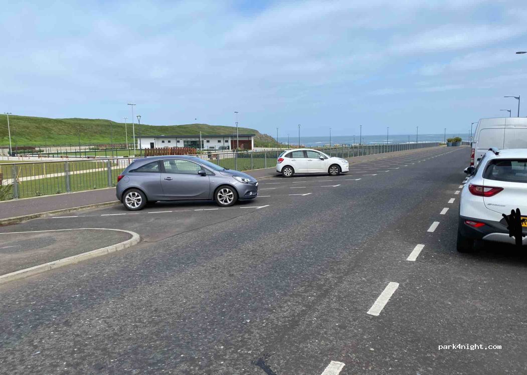 (BT56 8BB) Portrush - 8 Ramore Avenue — foto