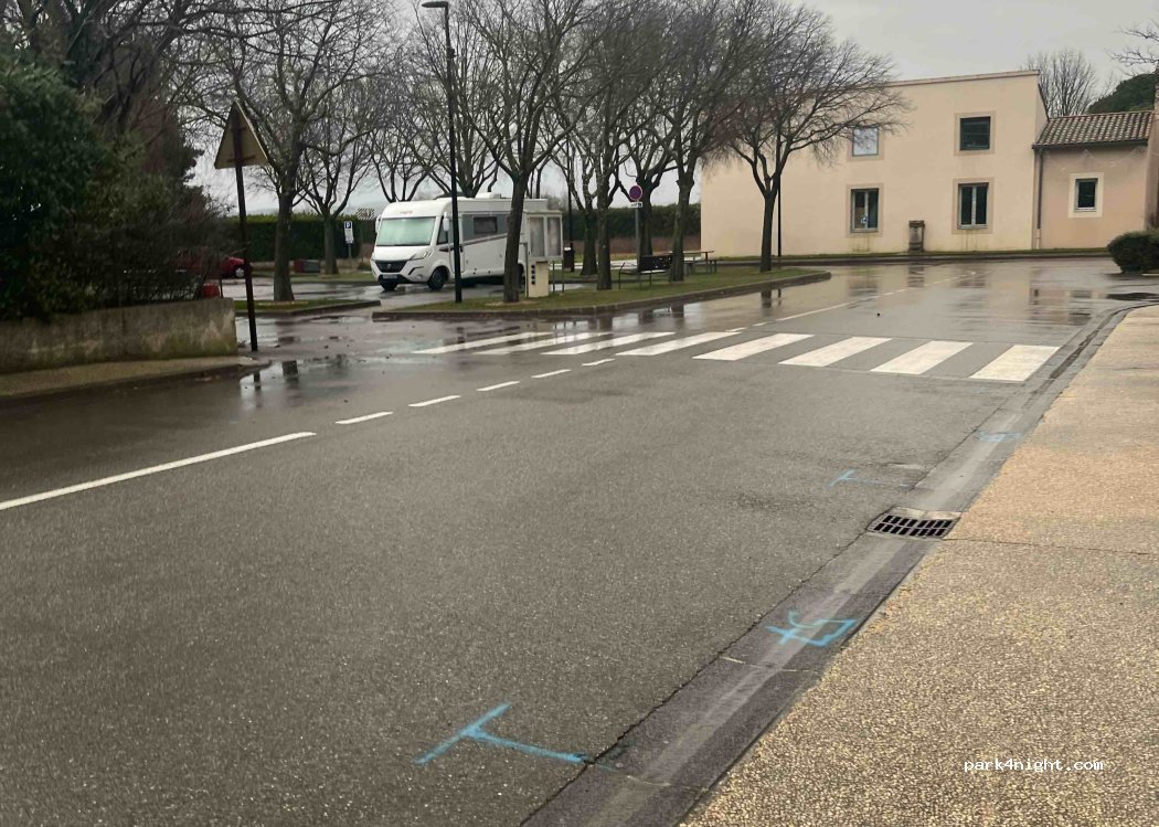 (84840) Lamotte-du-Rhône - 99Bis Cours de la Liberté — foto 4