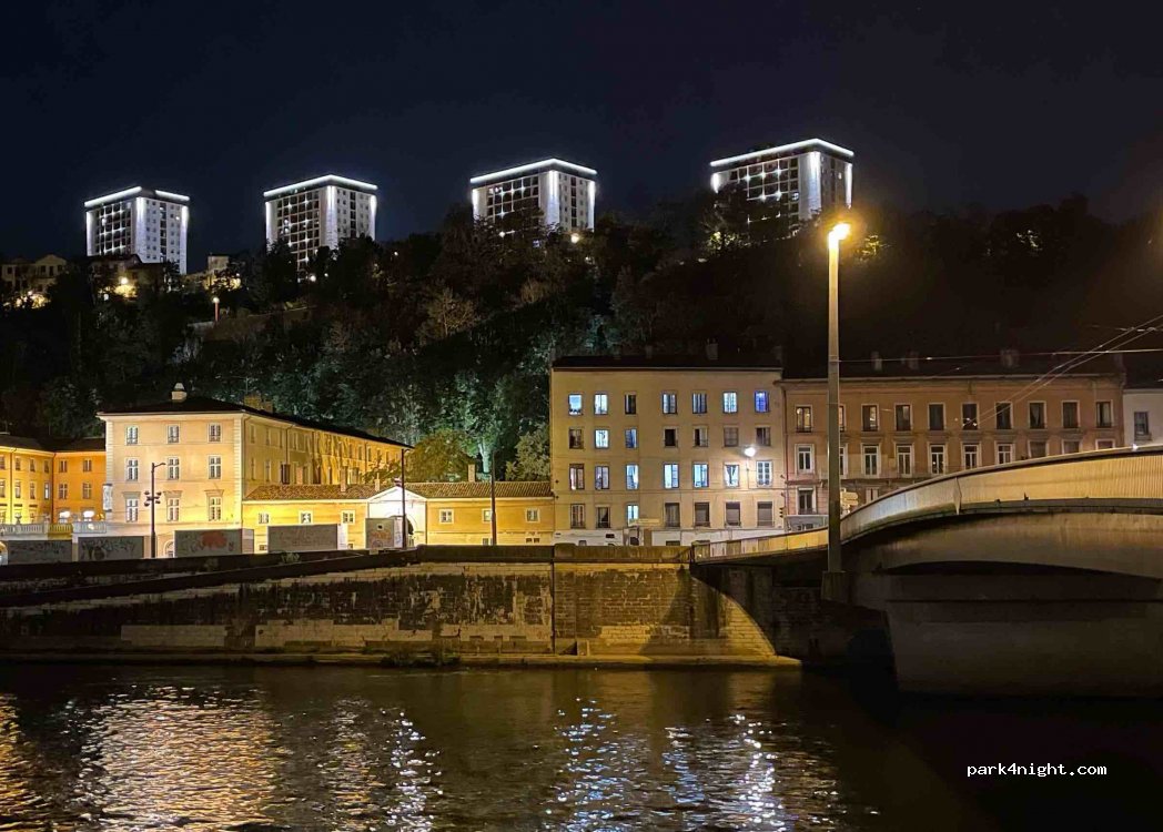 (69009) Lyon - 46 Quai Chauveau — foto