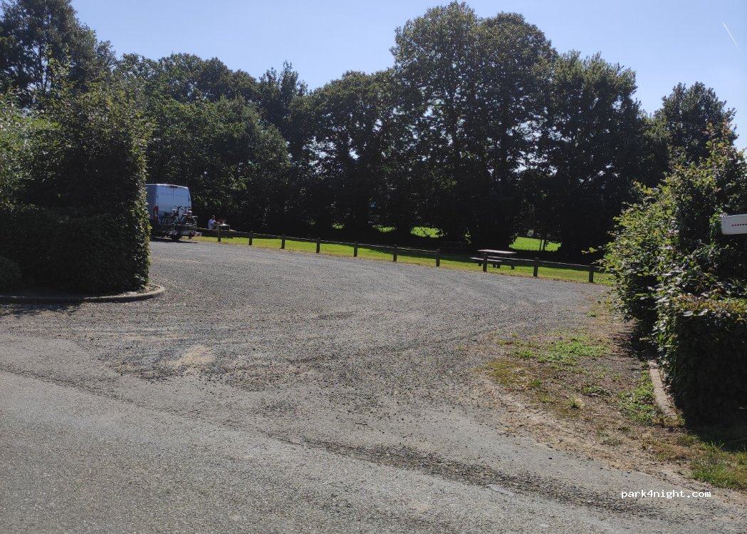 (50540) Isigny-le-Buat - La Hautonnière les Biards — foto 2