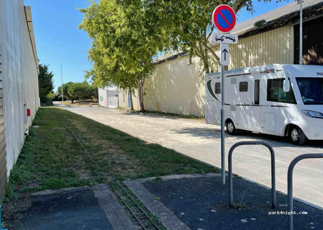 (17000) La Rochelle - 10 Rue la Désirée — foto 2
