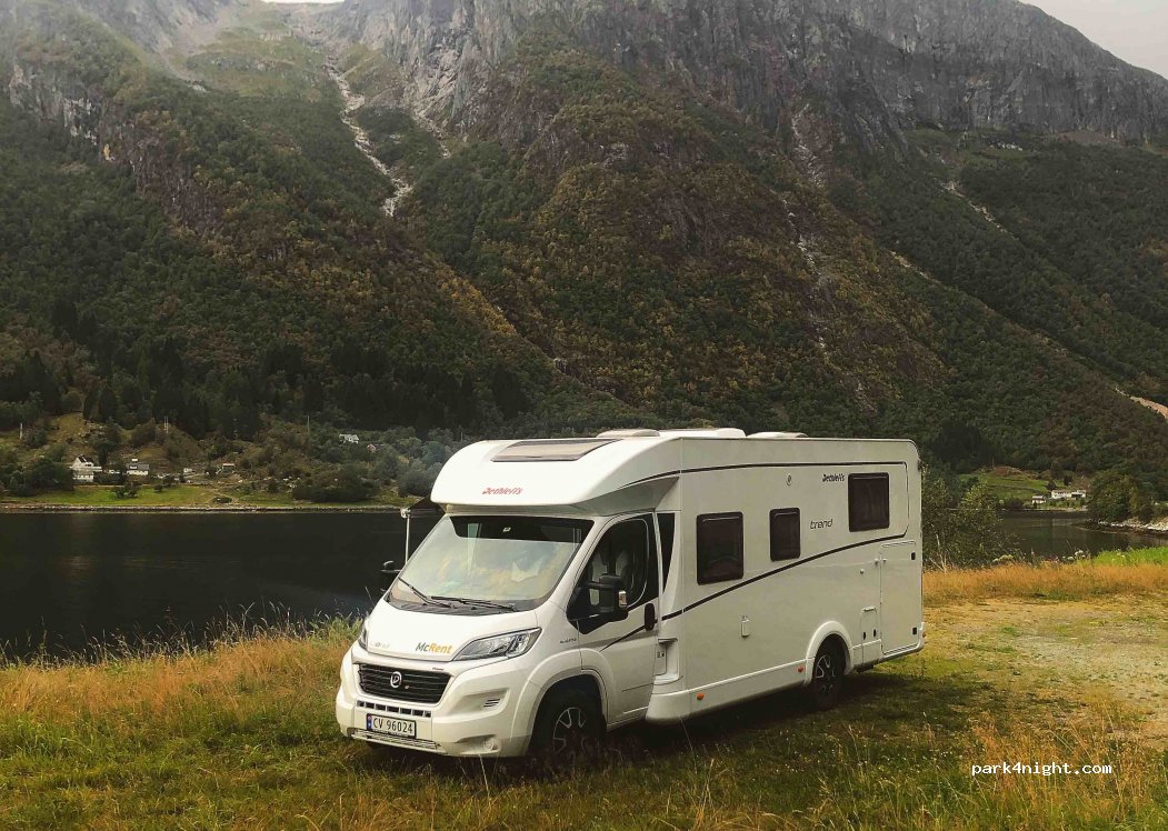 (6899) Balestrand - F55 — foto