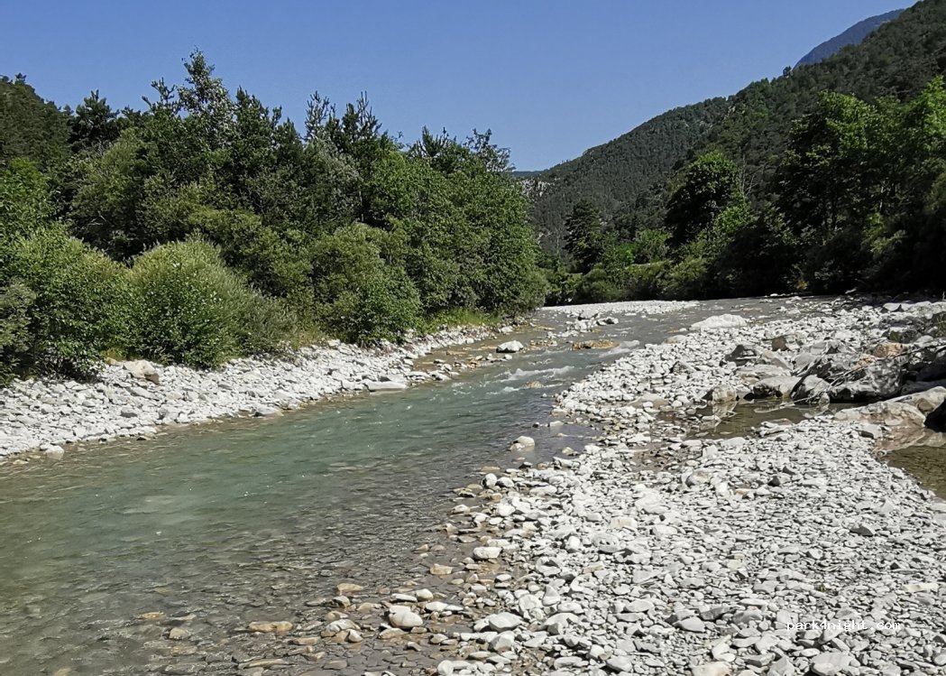 (05140) Saint-Julien-en-Beauchêne - E712 — foto