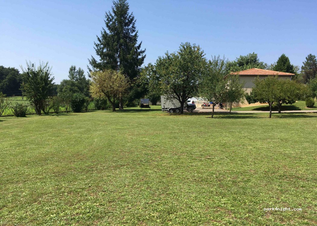 (47500) Saint-Front-sur-Lémance - D710 — foto