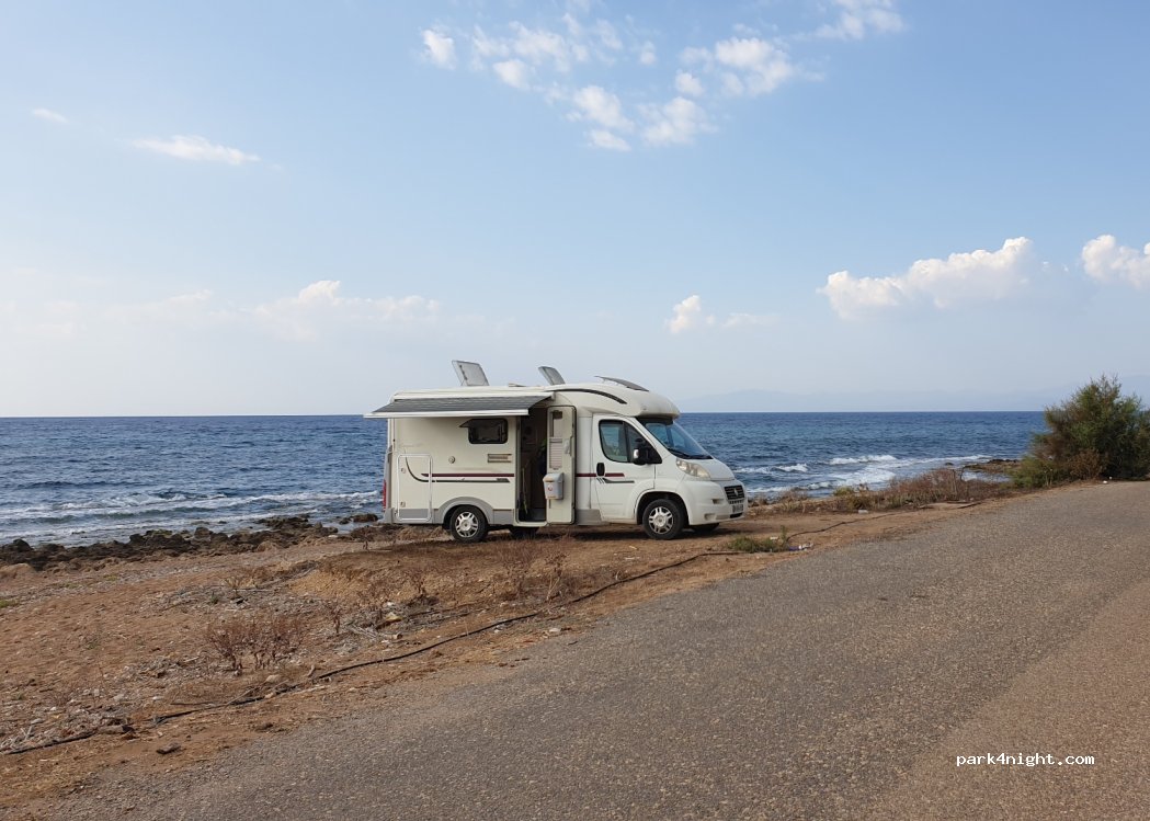 (245 00) Kiparissia - Unnamed Road — foto