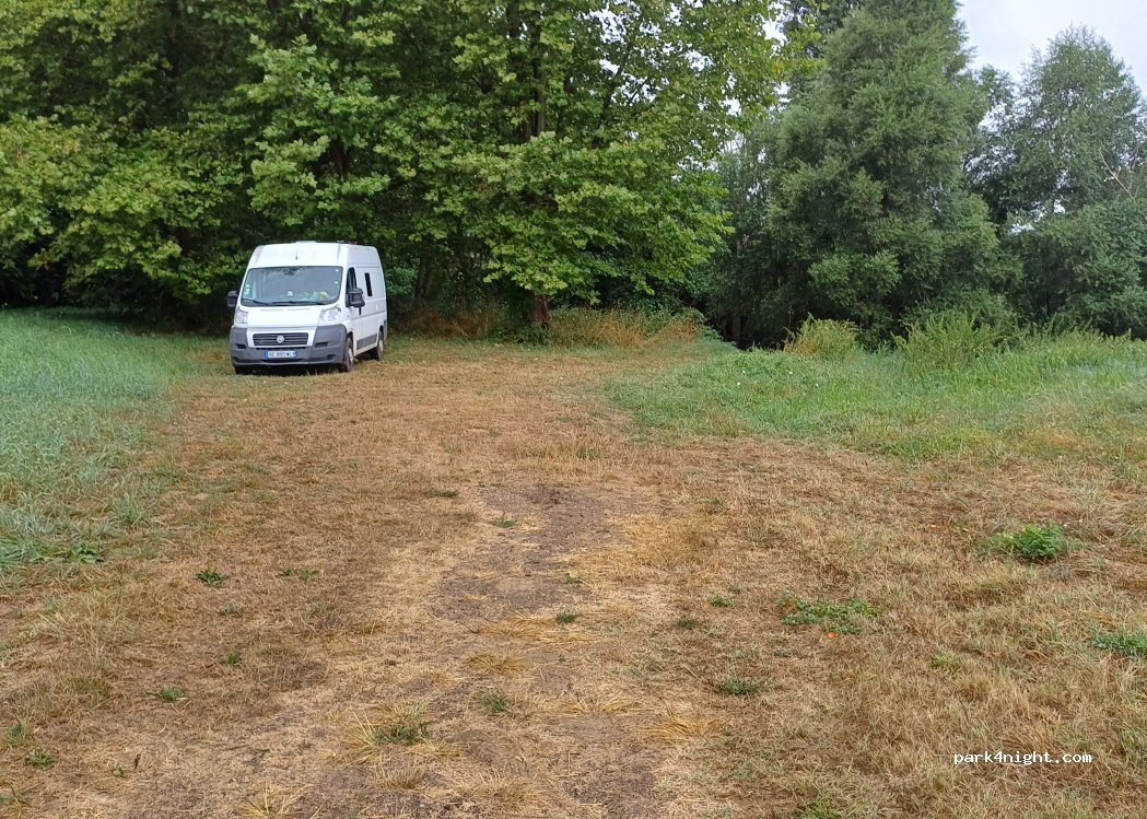 (31420) Terrebasse - 10 Le Village — foto