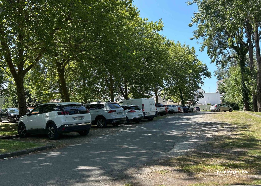 (17200) Royan - 15 Rue des Cottages — foto
