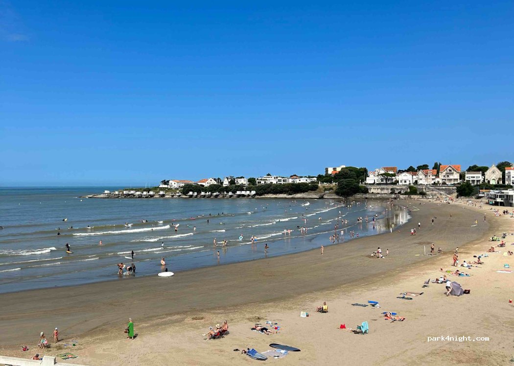 (17200) Royan - 15 Rue des Cottages — foto 2