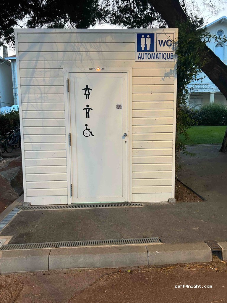 (17200) Royan - 15 Rue des Cottages — foto 3