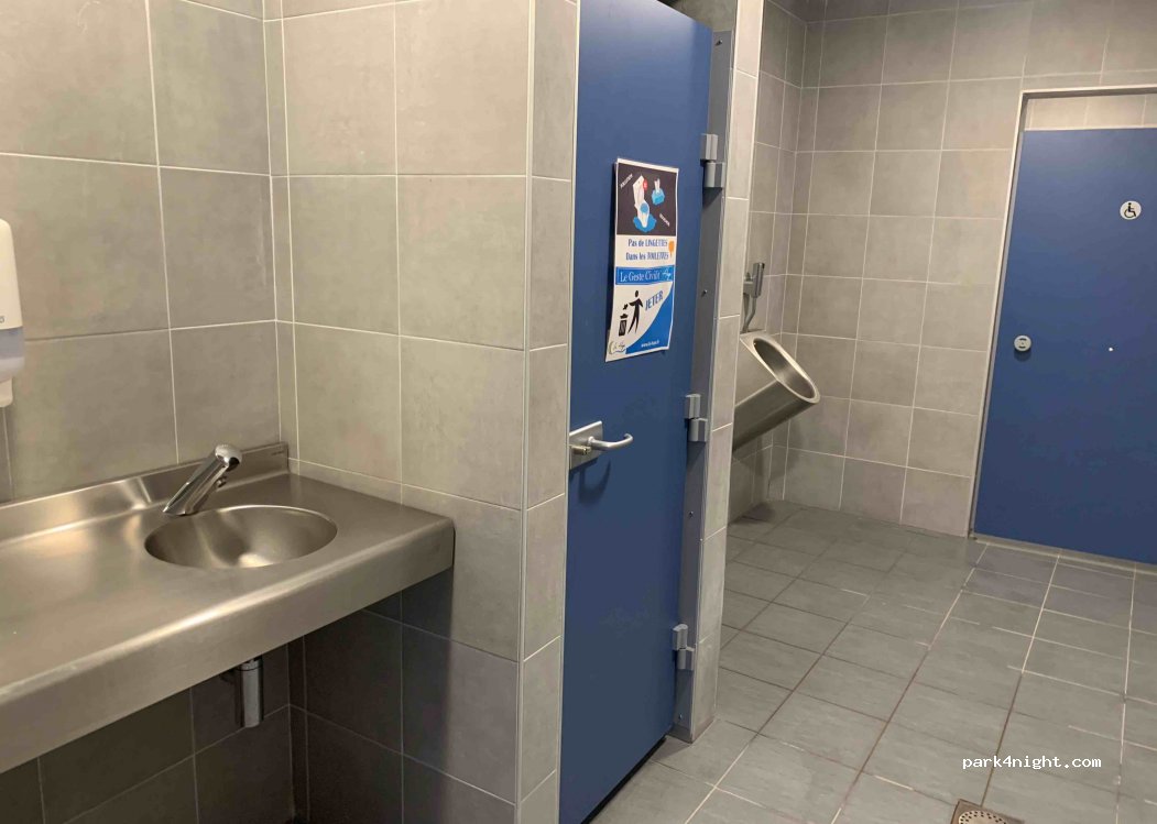 Aire de camping-car La Haye — foto 4