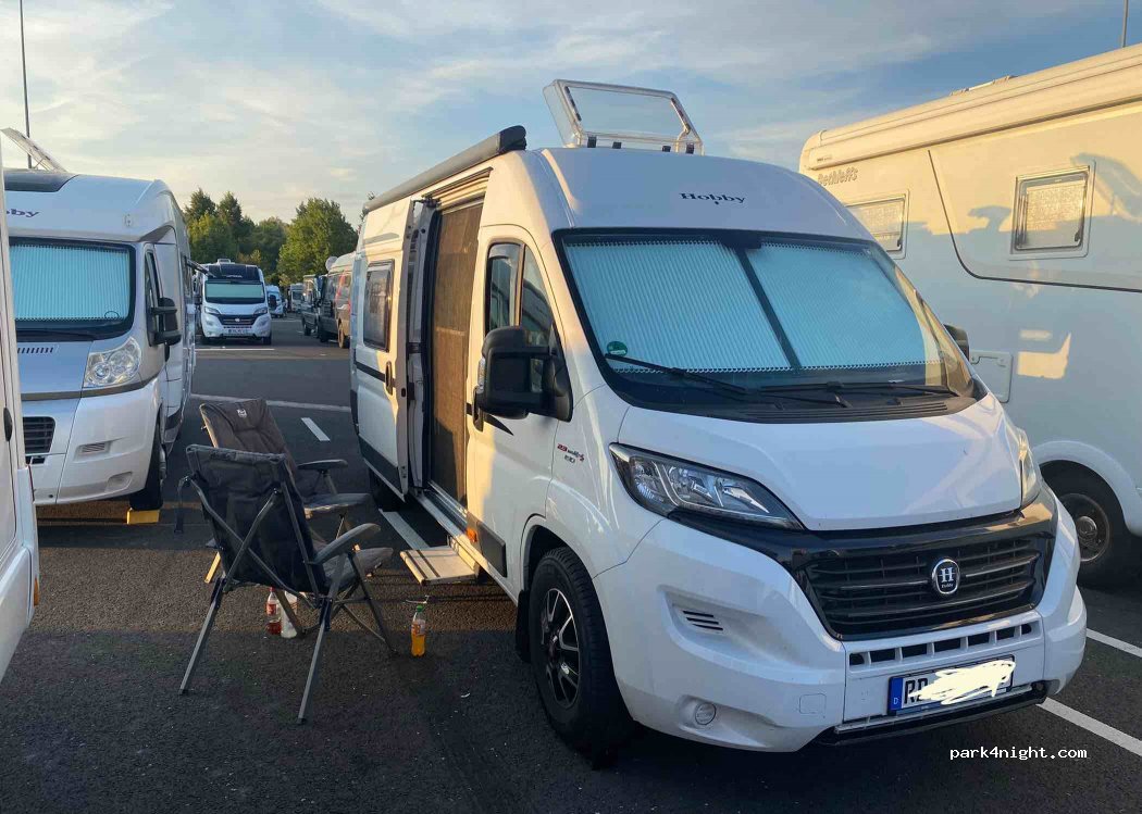 Messe Düsseldorf | Parkplatz P1 | Caravan Center — foto 2