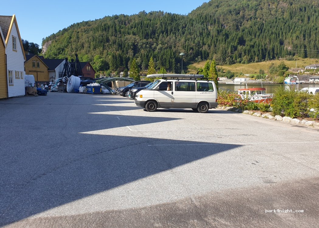 (6953) NOR - 67 Leirvik — foto