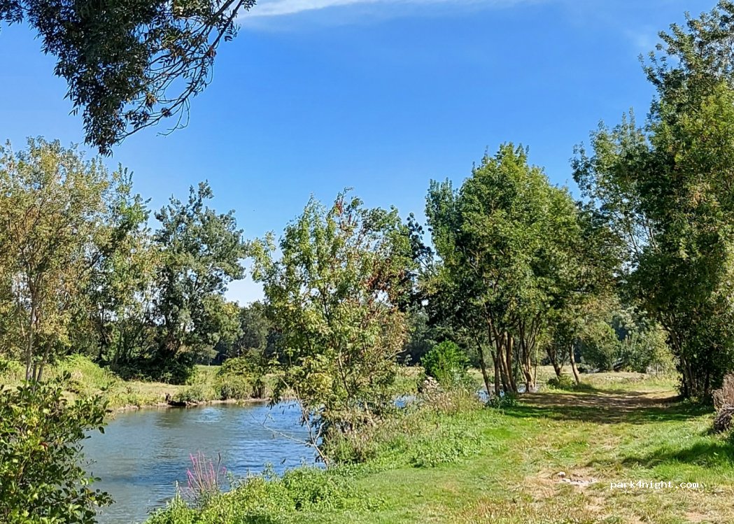 (17380) Tonnay-Boutonne - La Garenne — foto 3