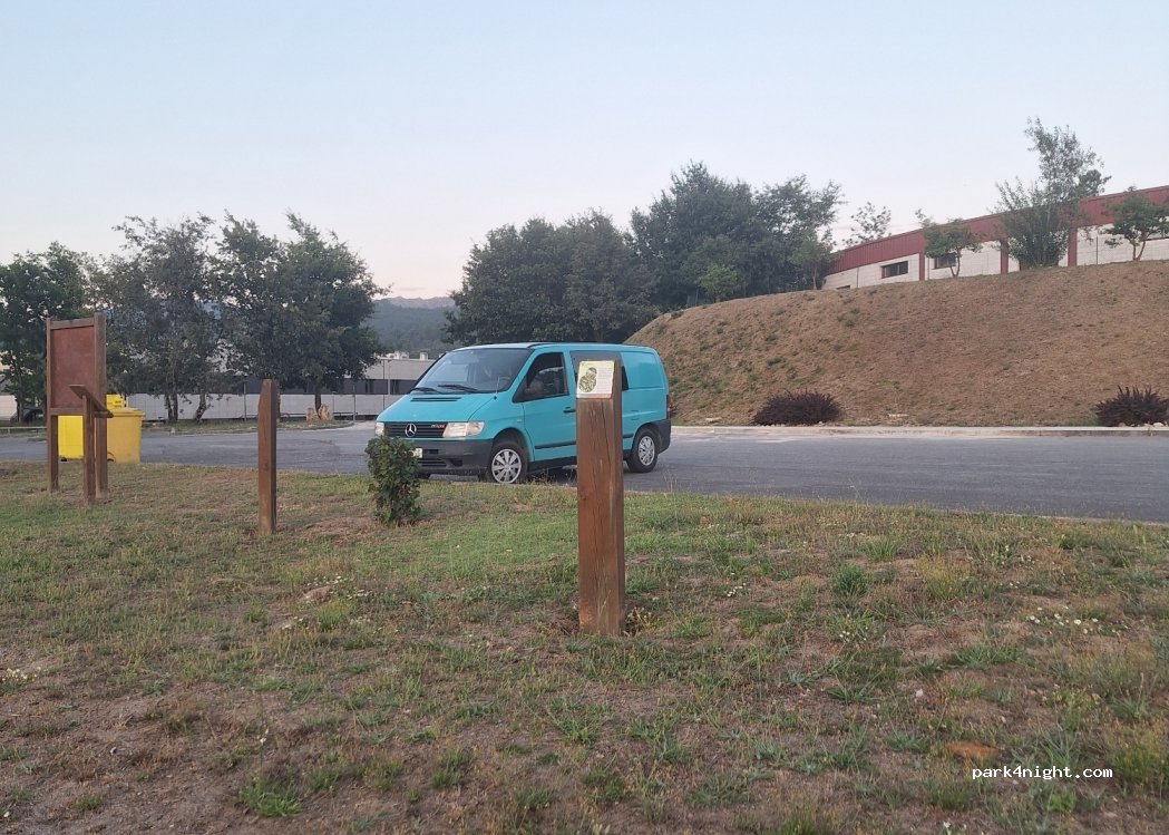 (32870) Lobios - 9 Estrada de Portugal — foto 4