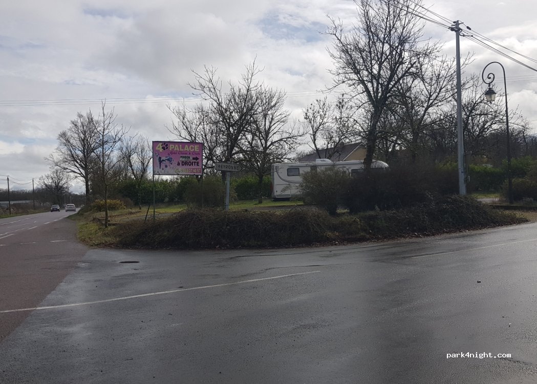 (46600) Montvalent - La Croix Blanche — foto 2