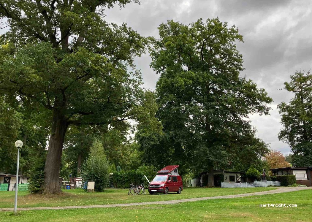 Camping im Eichenwald — foto 5