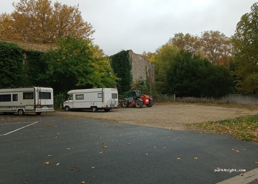 (11110) Salles-d'Aude - Place Germain Canal — foto 2
