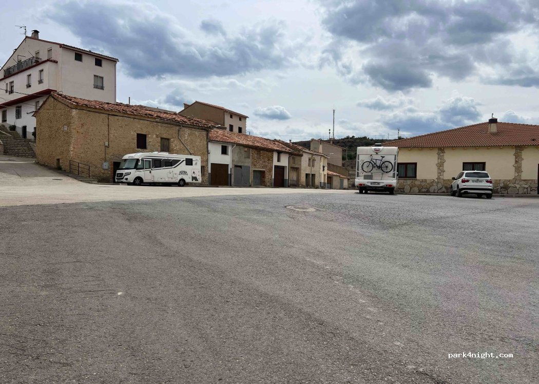 (44140) Cantavieja - 33 Calle las Eras — foto 4