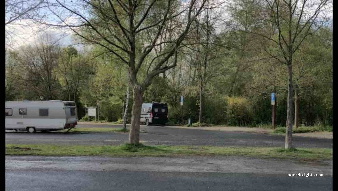 Wohnmobilstellplatz Kaufungen — foto