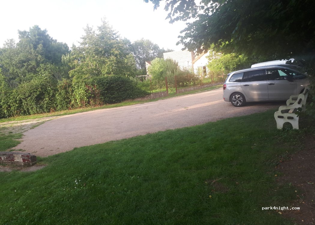 (89270) Lucy-sur-Cure - 2 Rue de l'Abreuvoir — foto
