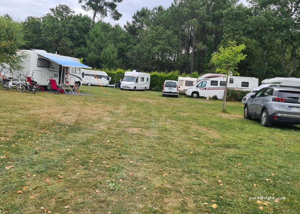 Camping LA PINEDE - Club Naturiste Bretagne Sud (CNBS)** — foto
